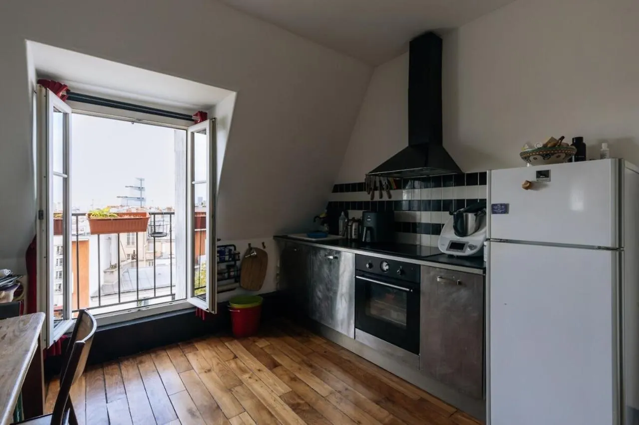 Amazing View 2Bd Apartment Montmartre! Paris