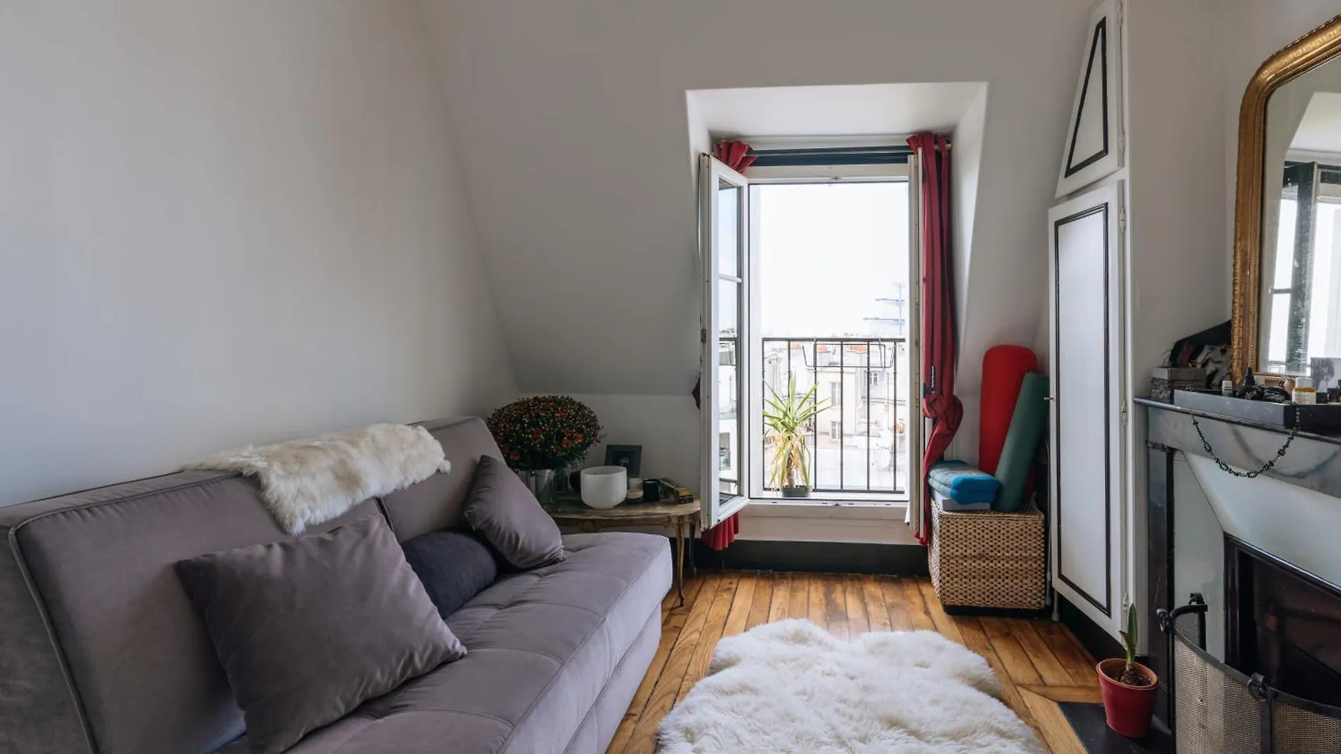 Amazing View 2Bd Apartment Montmartre! Paris