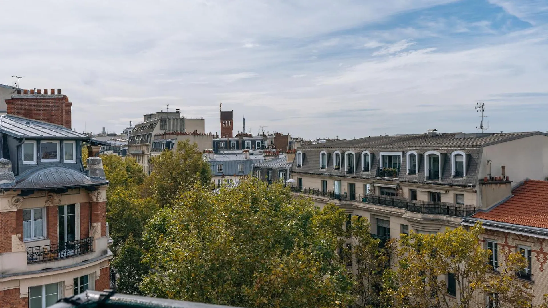 Amazing View 2Bd Apartment Montmartre! Paris France