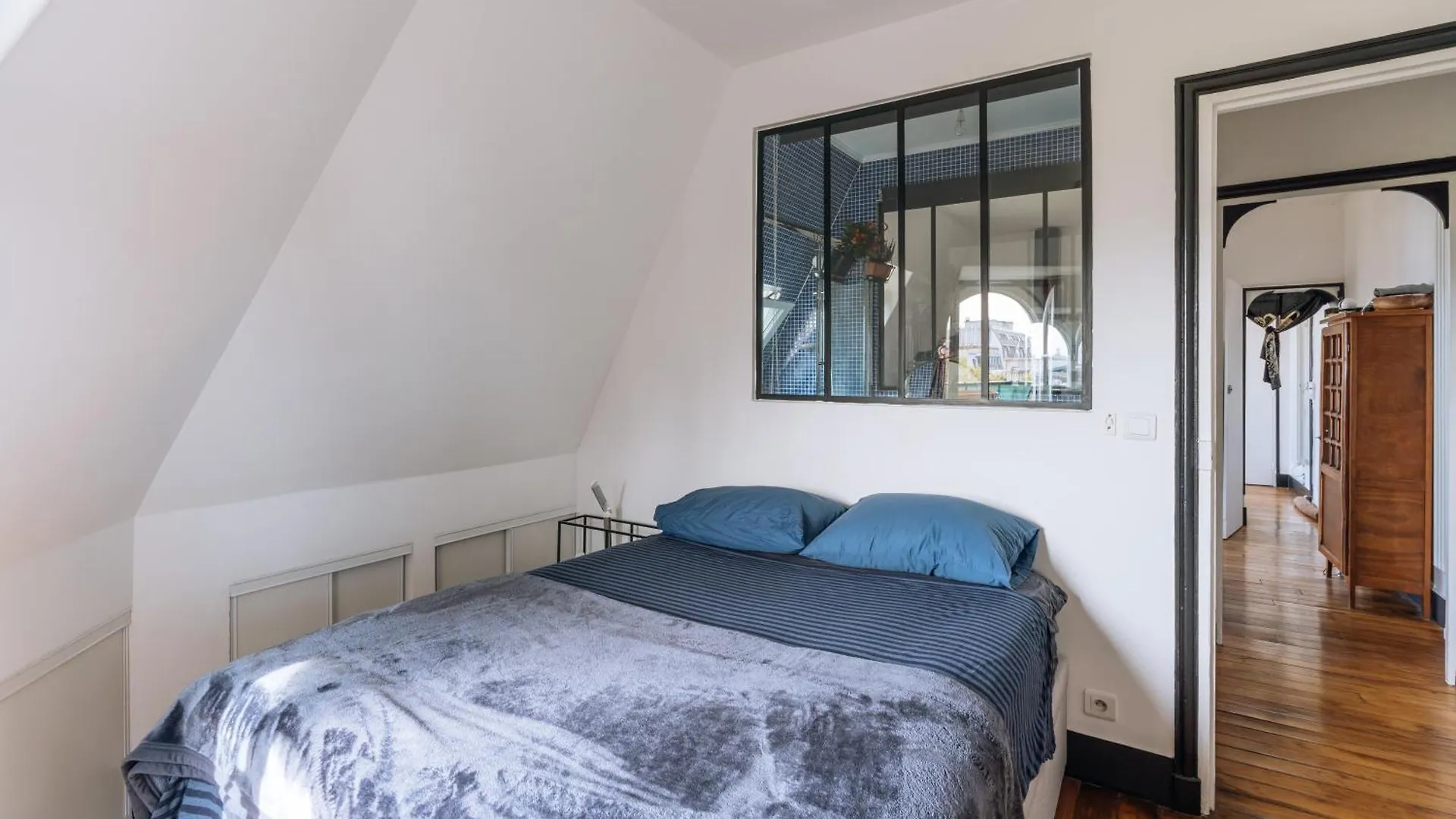 Amazing View 2Bd Apartment Montmartre! Paris